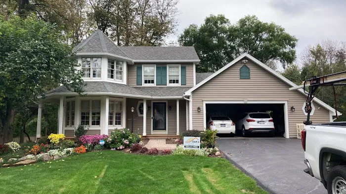 Oaks Roofing & Siding Picture 3