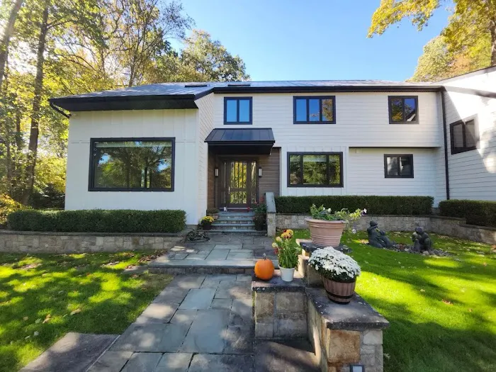 Giant Siding and Windows Picture 4