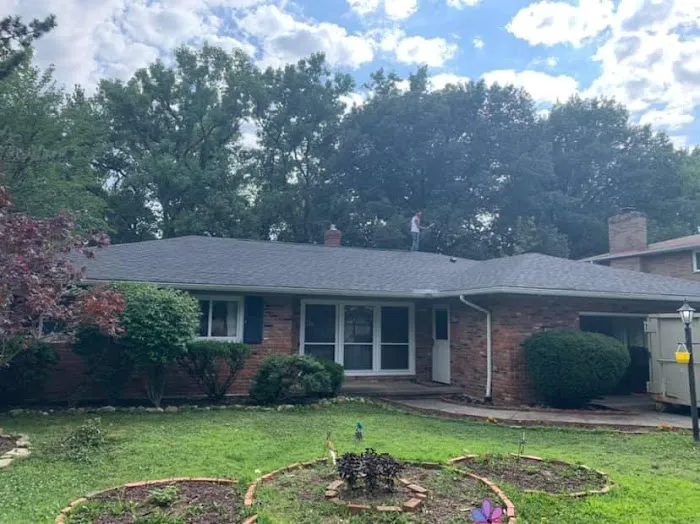 Mcr roofing llc Picture 3