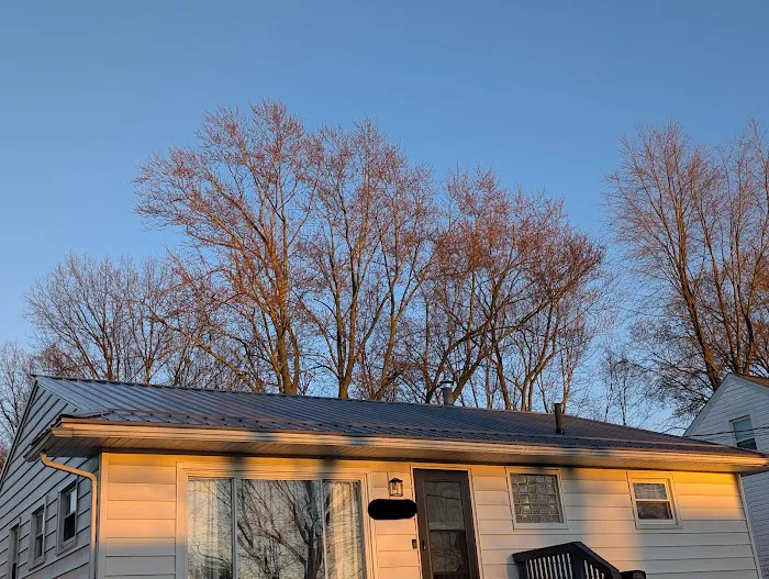 Detweiler Roofing and Decking Picture 1