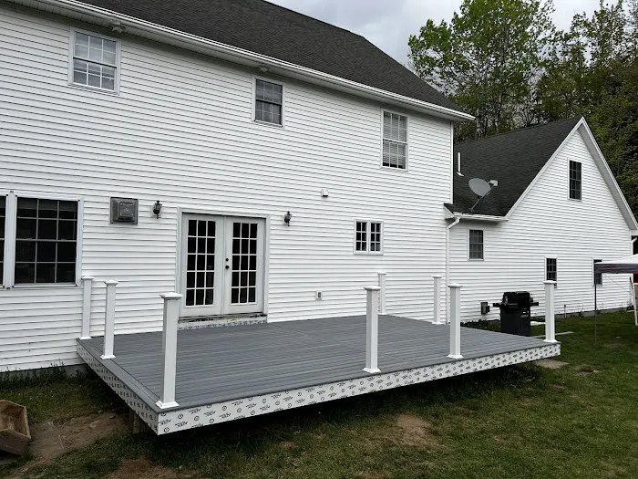 Vantage Decks and Siding - Bangor ME Picture 1