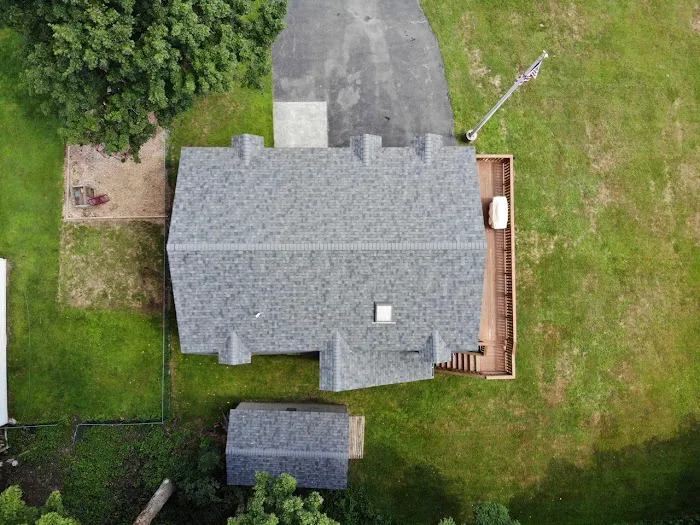 Strait Line Roofing Picture 1