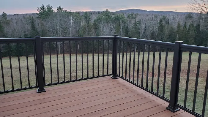 Hickory Dickory Decks, Maine Picture 5