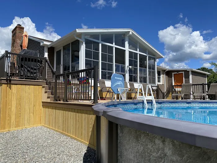 Hickory Dickory Decks, Maine Picture 10
