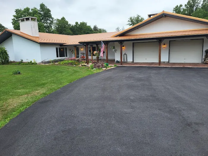 Hollow Ridge Exteriors LLC Picture 3