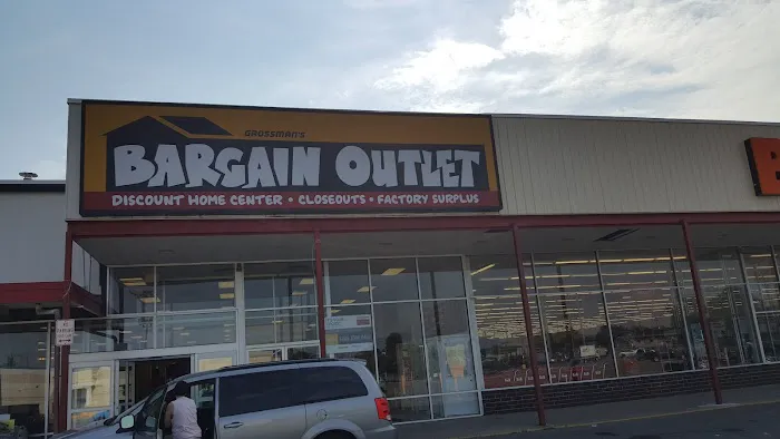 Home Outlet Picture 9