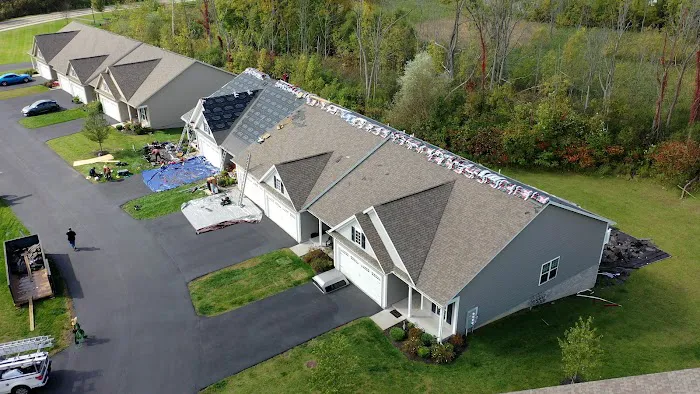 Oaks Roofing & Siding Picture 2