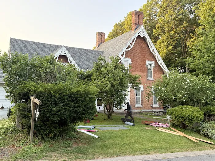 Hometown Exteriors - Roofing and Gutters Picture 6