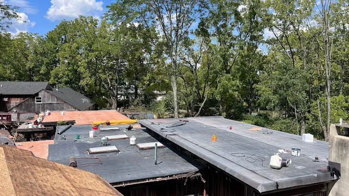 HMC ROOFING PRO LLC Picture 3