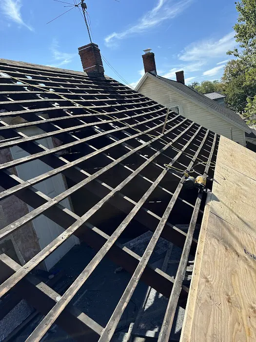 LJ Roofing And Siding LLC Picture 1