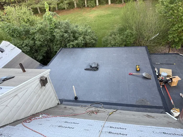 Lema & Rojas Roofing And Siding Llc Picture 1