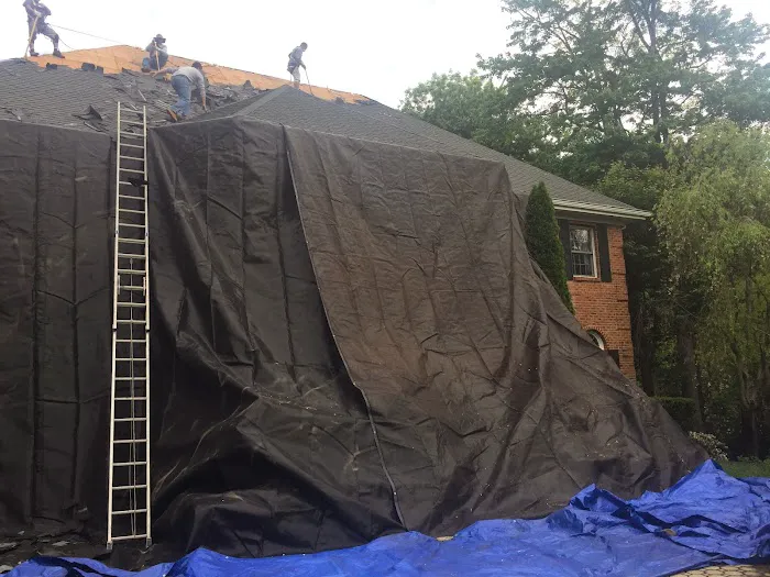 MNT Roofing & Siding Picture 1