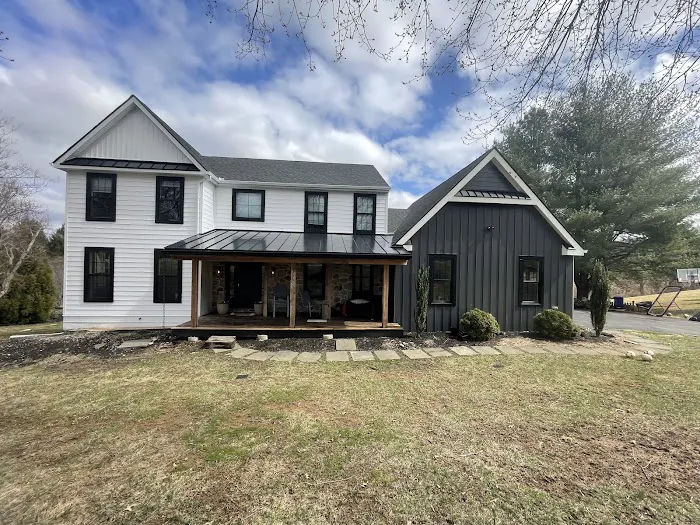 Cedar Creek Roofing & Siding Inc Picture 1