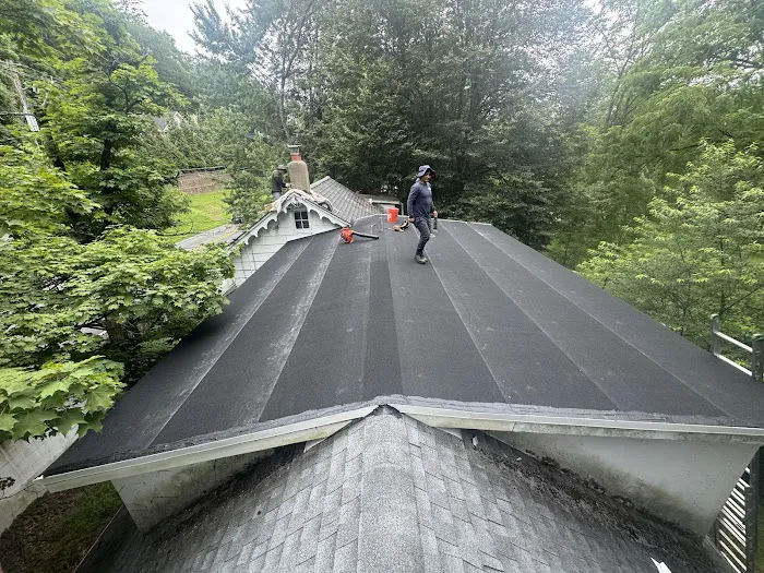 IMPERIAL ROOFING LLC Picture 5
