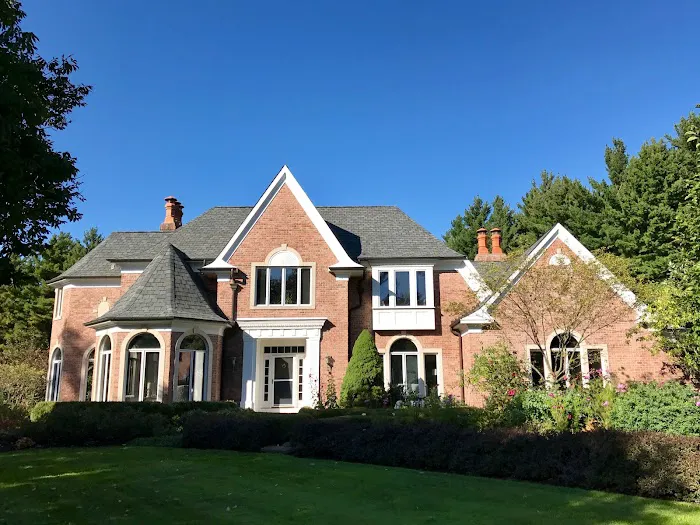 4 Seasons Construction & Roofing Picture 2