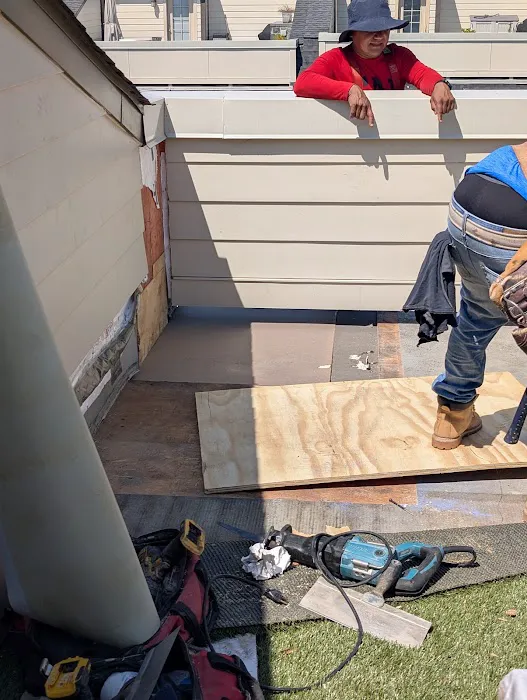 RIVERA ROOFING & RENOVATIONS Picture 4