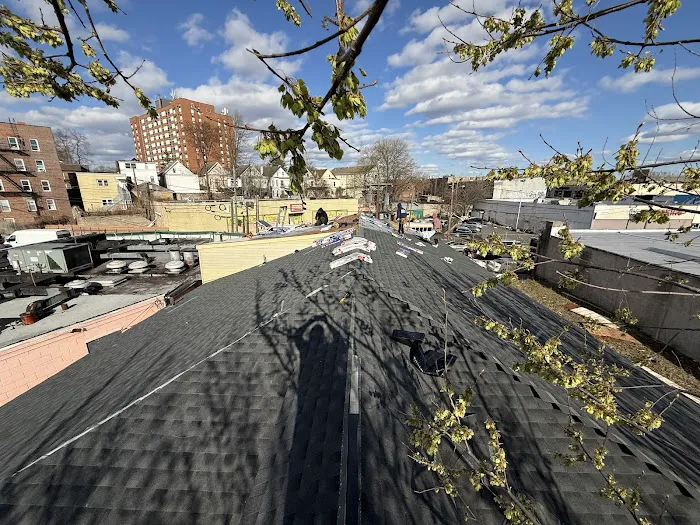 Impressive pro Roofing, Siding And Gutters Picture 6