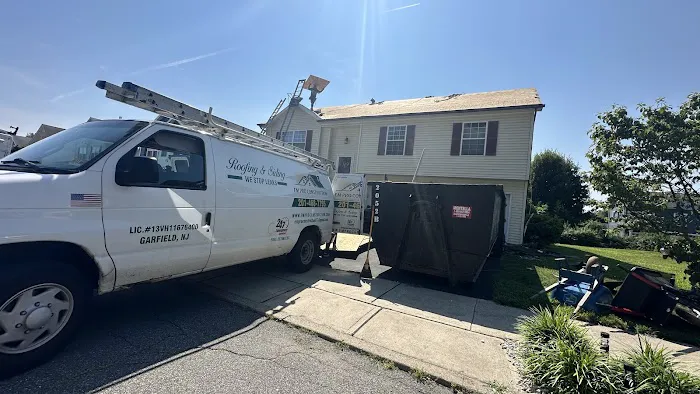 EM Pro Roofing and Siding Picture 1