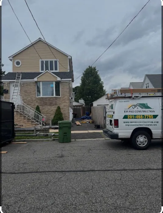 EM Pro Roofing and Siding Picture 9