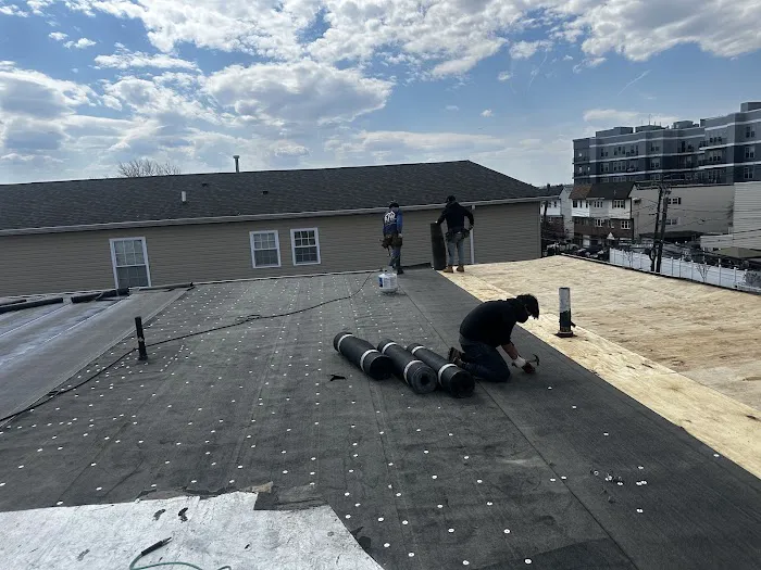 APC Roofing, Siding and Gutters Picture 1