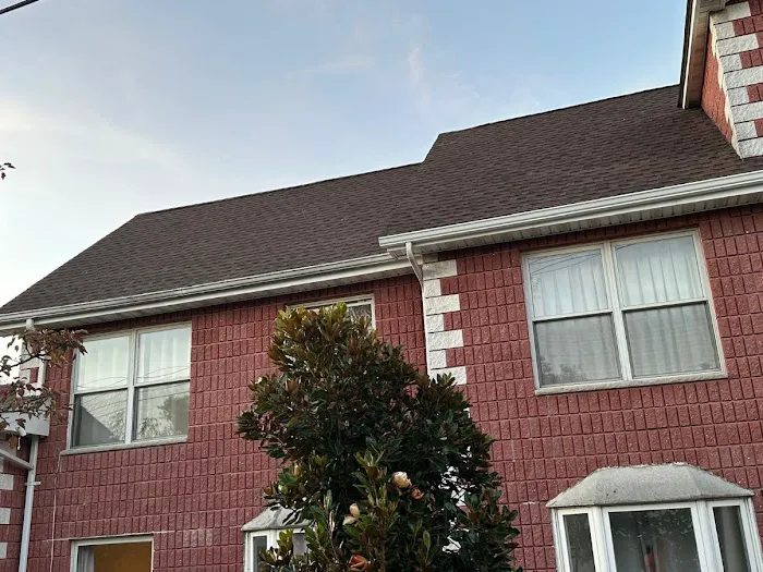 HK Builders: Best Roofing Company in Flushing Picture 1