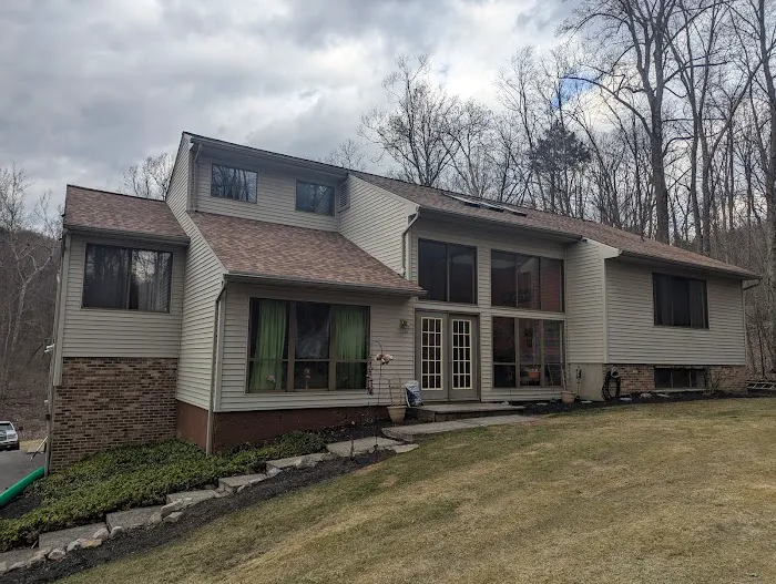 Roff Roofing & Renovations LLC Picture 7