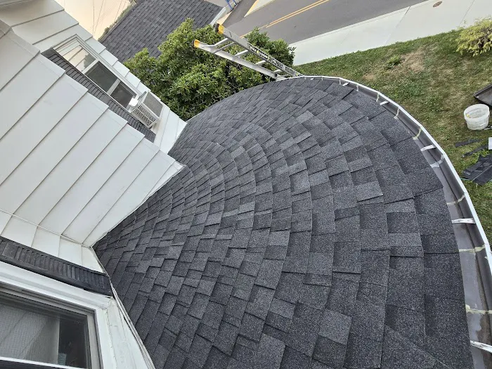 Eagle roofing & Siding Picture 2