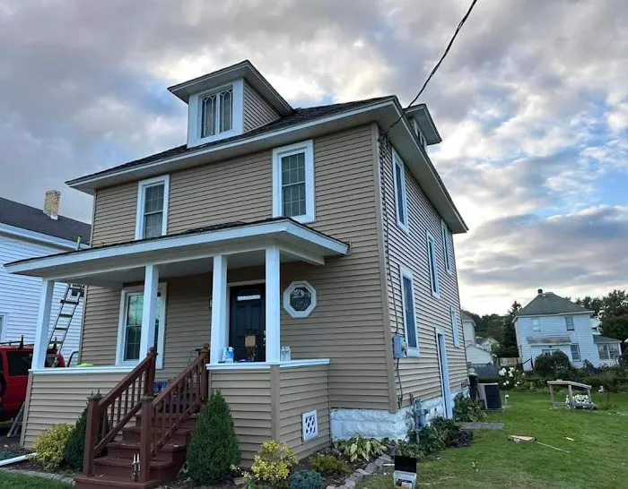 Eagle roofing & Siding Picture 6