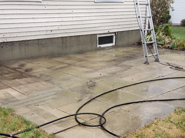 Eye Spy Grime Powerwash and Paint Picture 3