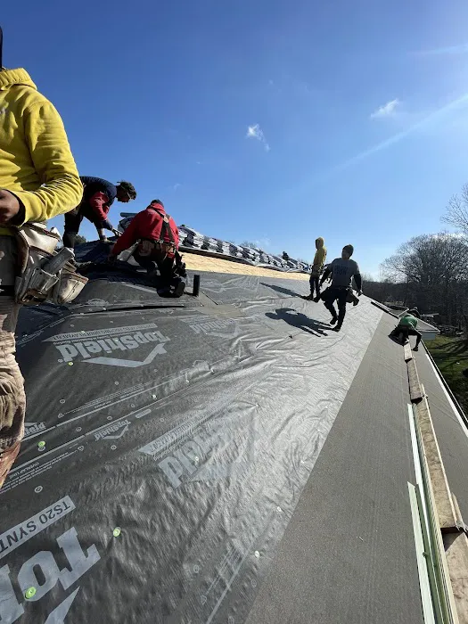 Lorenzo's Roofing & Construction LLC Picture 3