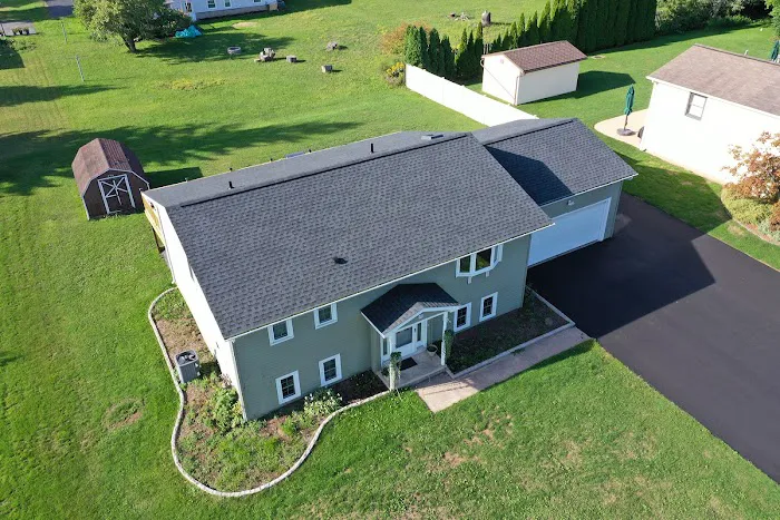 Oaks Roofing & Siding Picture 1