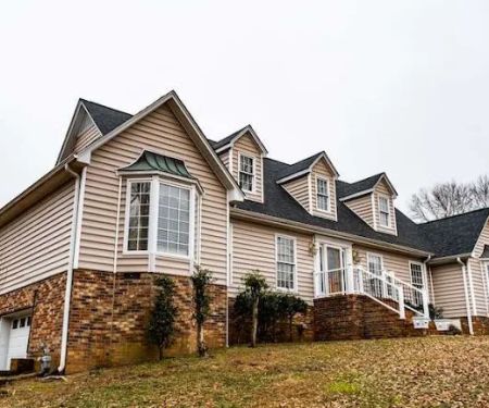 Monarch roofing&construction