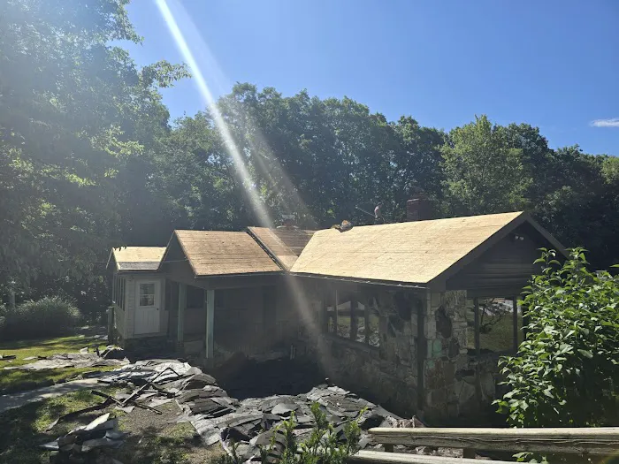 E & E Exteriors LLC Picture 1
