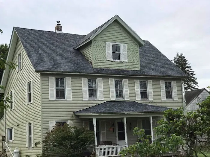 Strait Line Roofing Picture 7