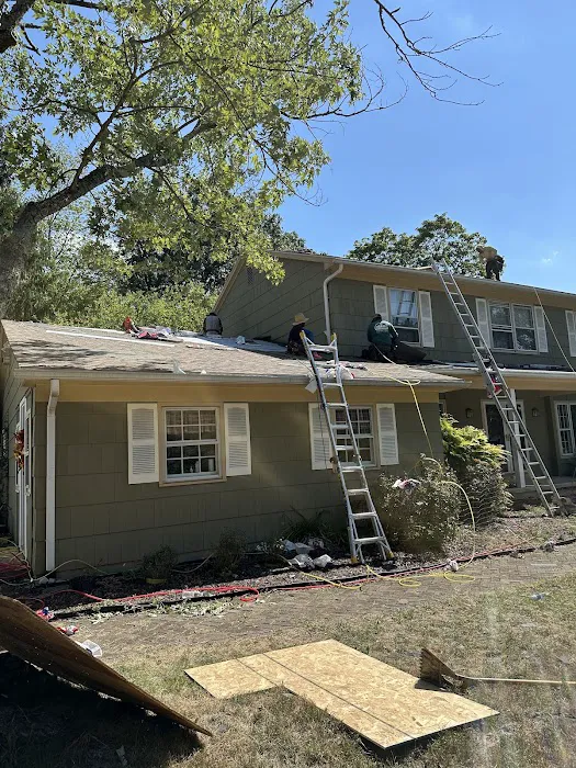 D Squared Roofing and Exteriors Picture 2