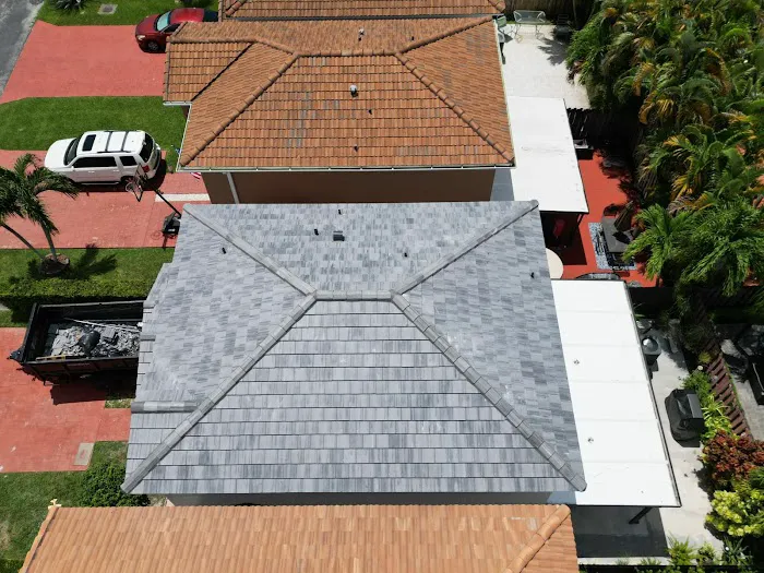 Robertson Roofing and Exteriors LLC Picture 2