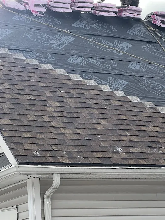 Oaks Roofing & Siding Picture 2