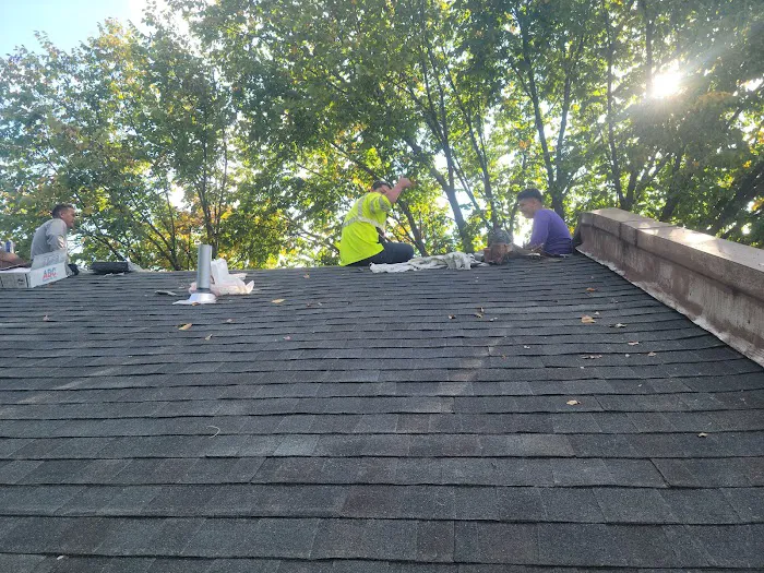 O & R Roof and Carpentry, LLC Picture 1