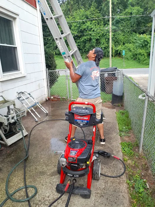 O & R Roof and Carpentry, LLC Picture 2