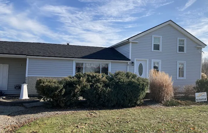 Oaks Roofing and Siding Picture 1