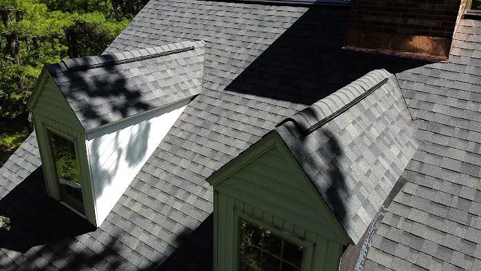 Oaks Roofing & Siding Picture 1
