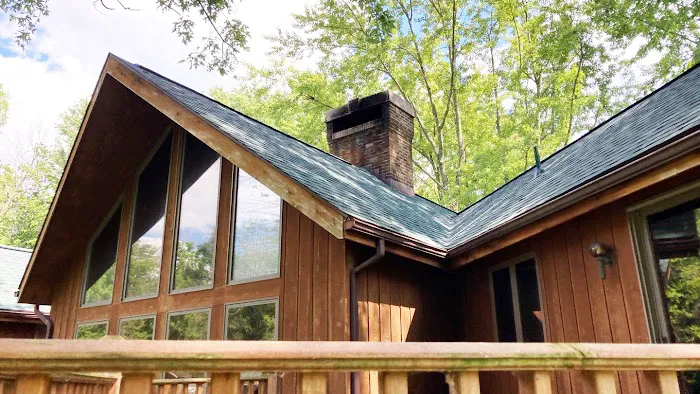 Oaks Roofing & Siding Picture 2