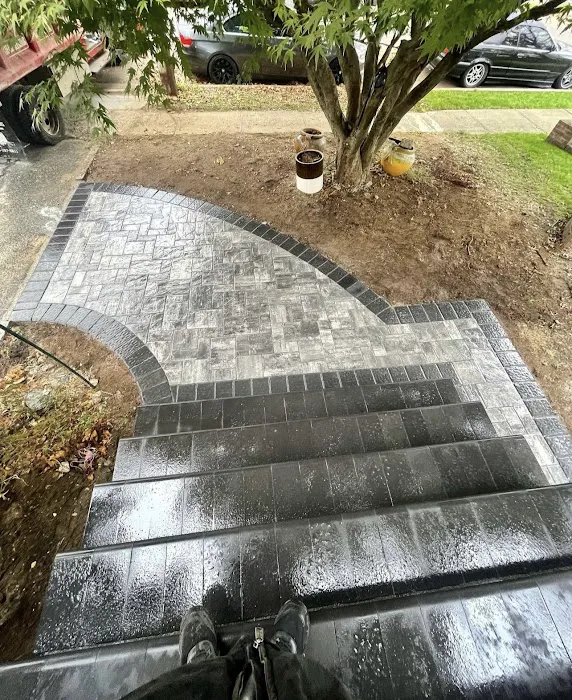 Roofing & construction LLC Picture 1