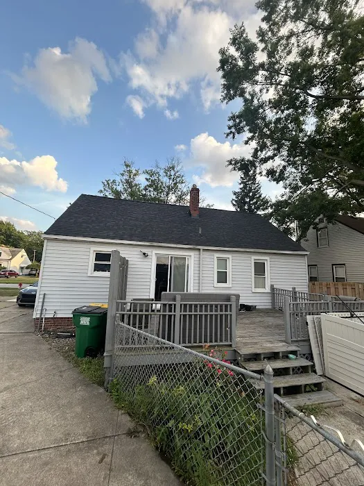 Blue Roofing and Gutters Picture 5