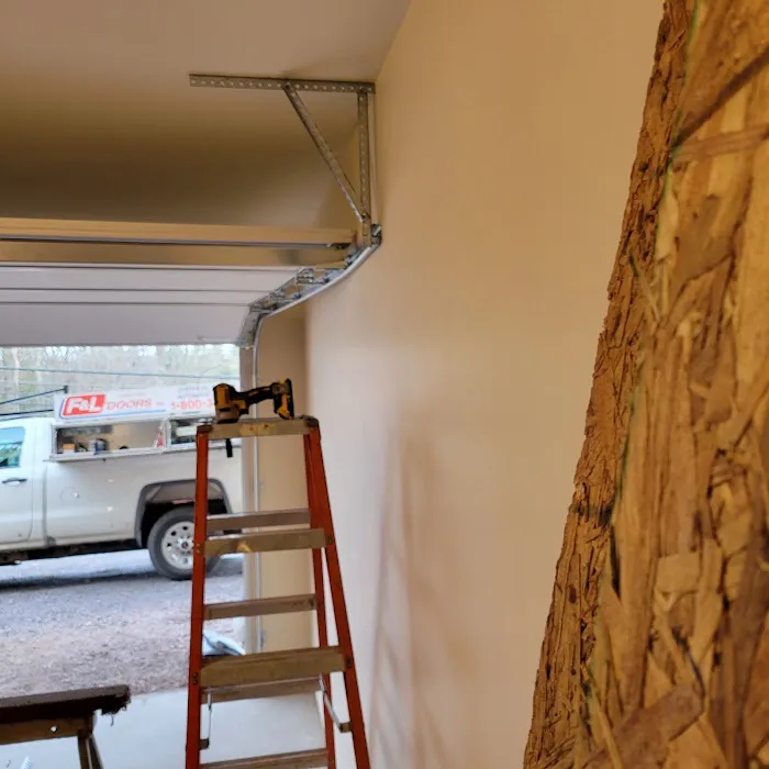 F & L Doors Inc Picture 6
