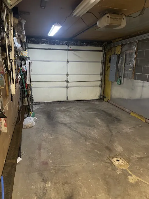 F & L Doors Inc Picture 7