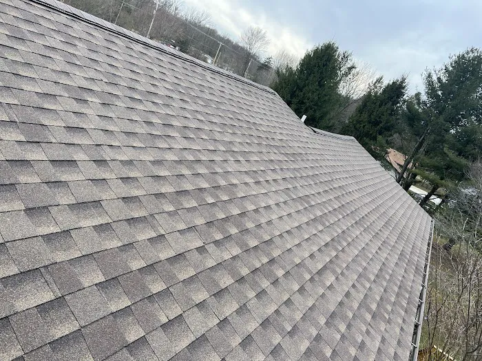 CAPITAN'S ROOFING & FENCE LLC Picture 2
