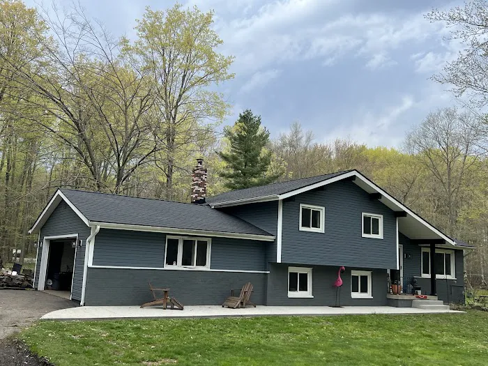 CAPITAN'S ROOFING & FENCE LLC Picture 4