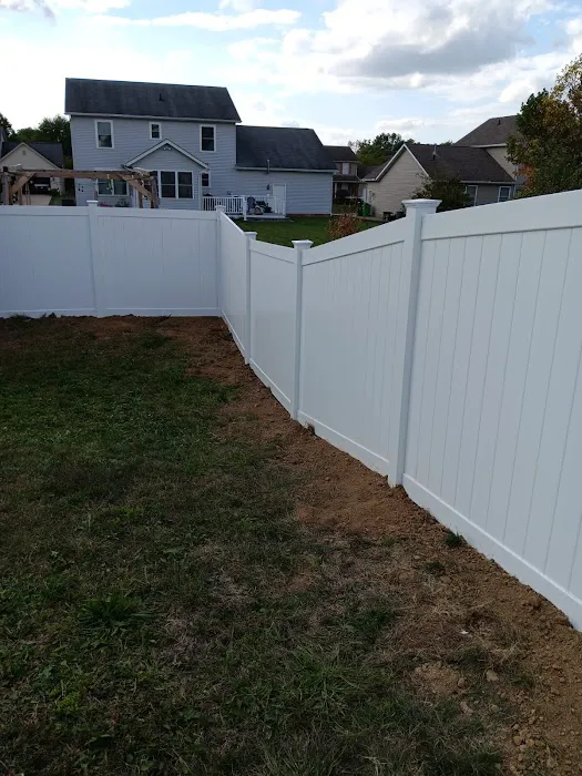 CAPITAN'S ROOFING & FENCE LLC Picture 8