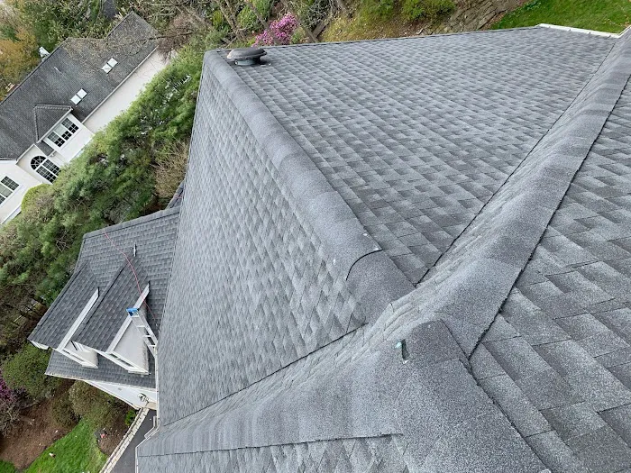 Lema's Roofing & Siding Corp. Picture 7